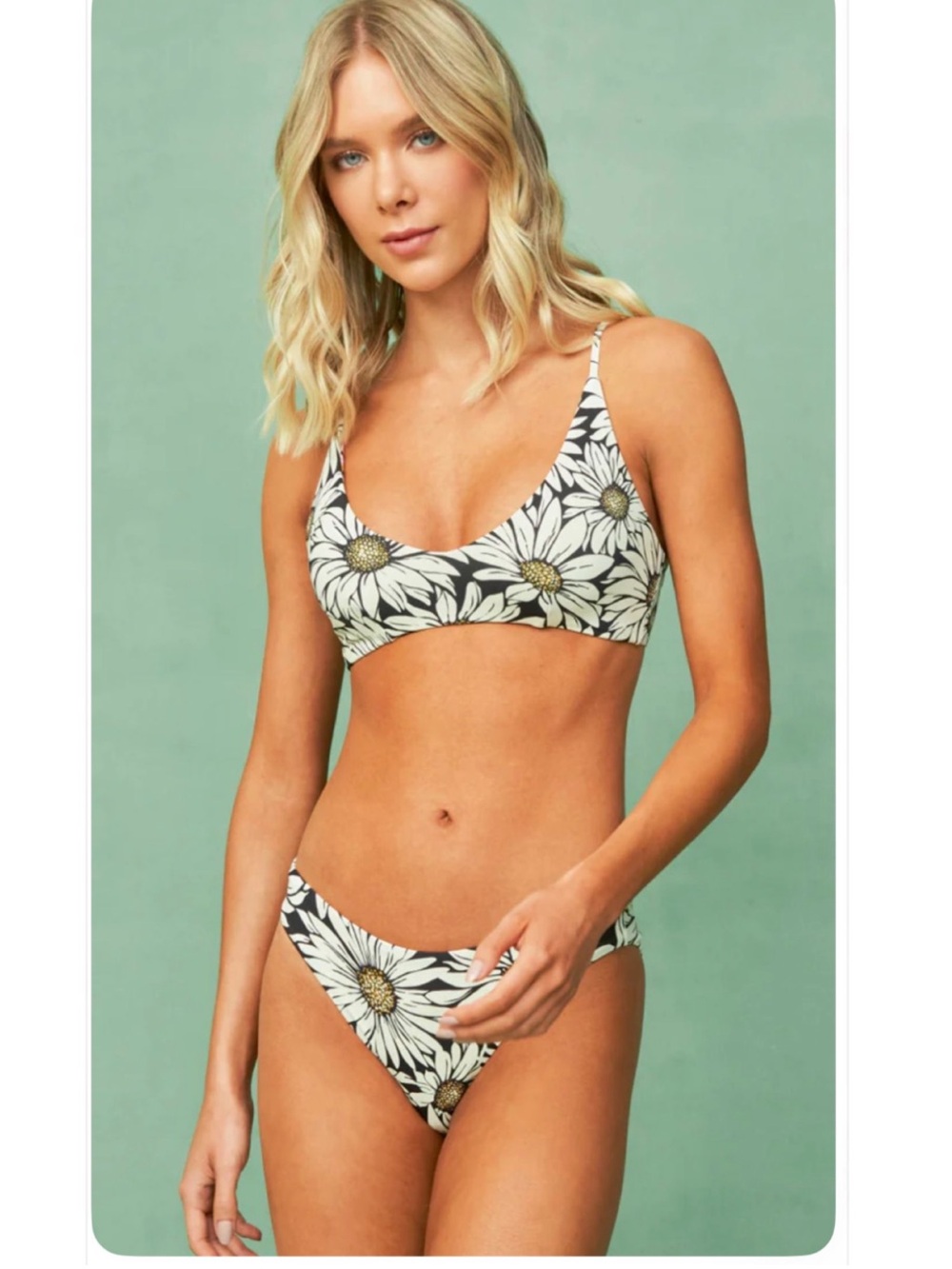 👙(SET) Maaji Daisy Floral Reversible Bikini- Medium.